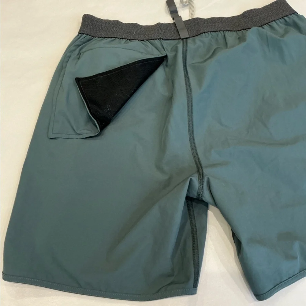Vuori Men's Banks Shorts Unlined 7.5 in Kashmir Flux Size Large